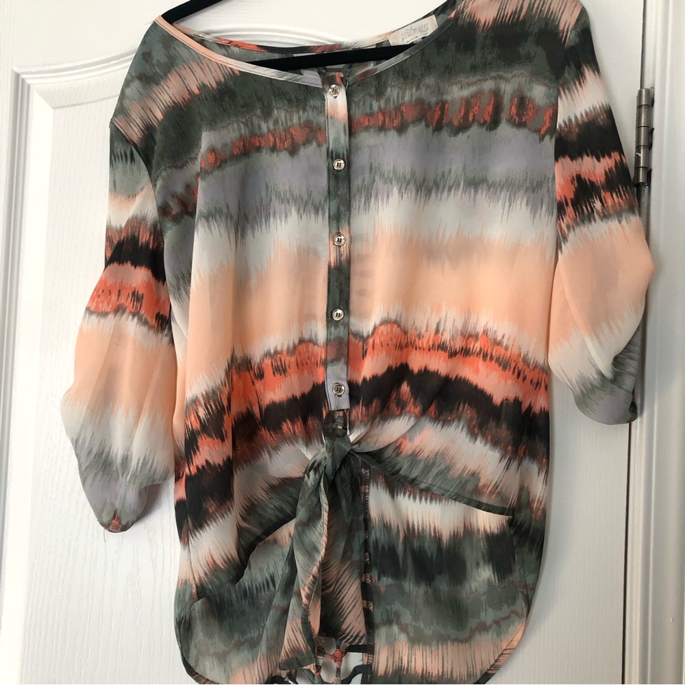 Women’s blouse size M